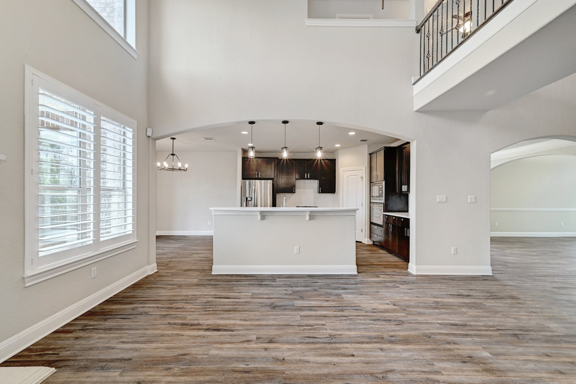 Stunning 5-Bedroom Luxury Home with Breathtaking Hill Country Views in Gated Community! | Short Walk to Lake Travis H.S. | Resort-style Amenities