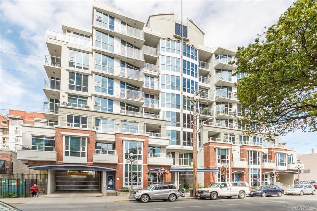 405-860 View St