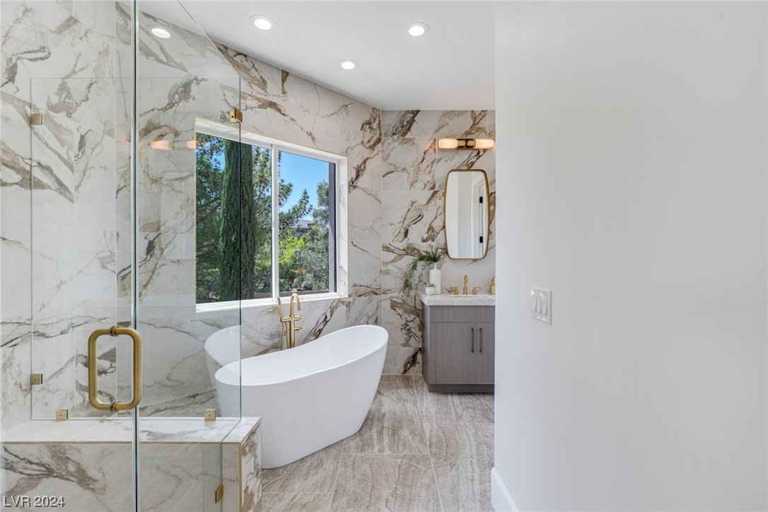 22 Anthem Pointe Ct