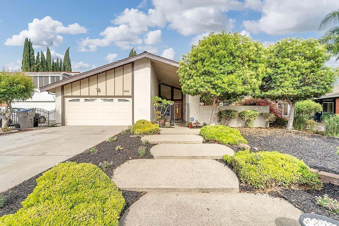 3042 Harvestwood Court • San Jose • 95148