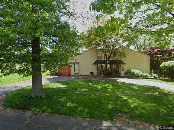 711 Fee Ave 