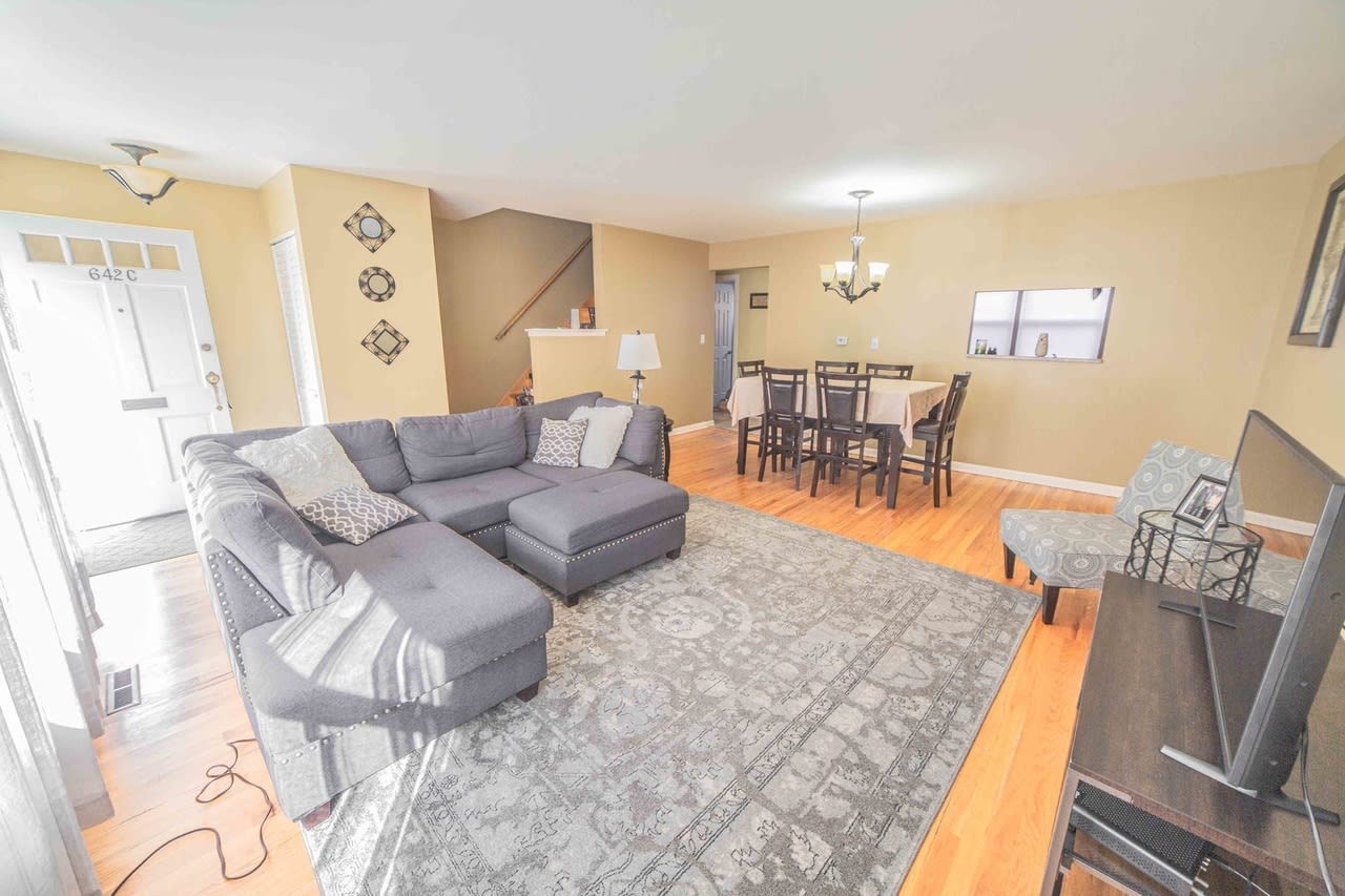642 N. Northwest Highway Unit C