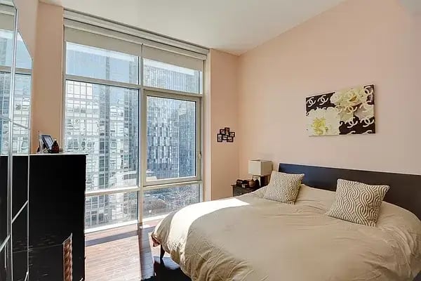 243 West 60th Street Unit: 6D