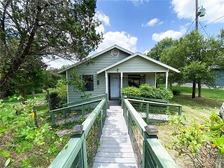 830 Panorama Dr