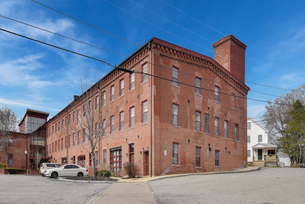 37 Millyard Amesbury Ma, #107