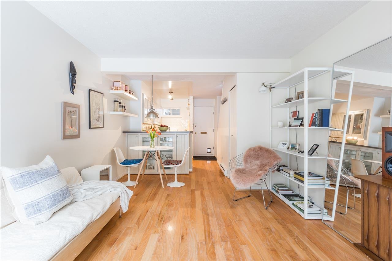 23-460 W 16th Ave