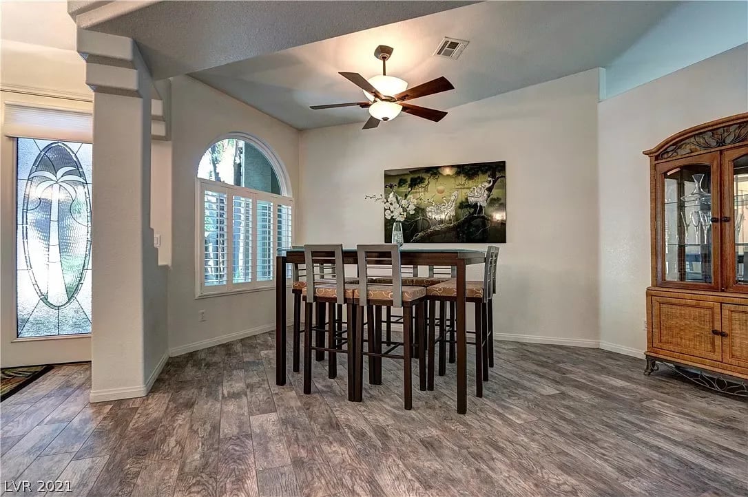  5625 Lion Head Way
