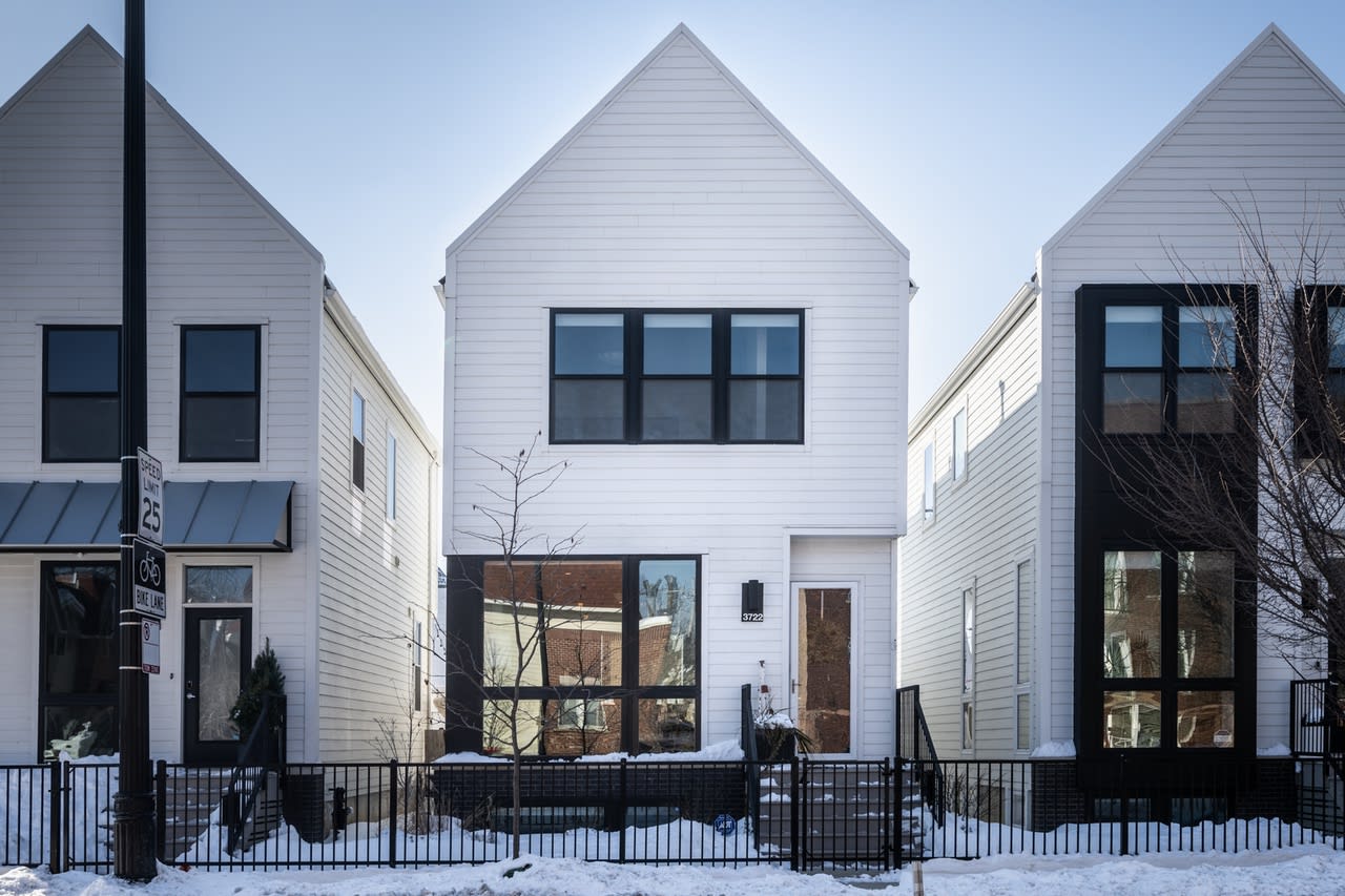 3722 N MILWAUKEE AVE