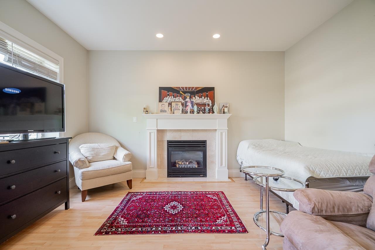 1505 Rosser Ave