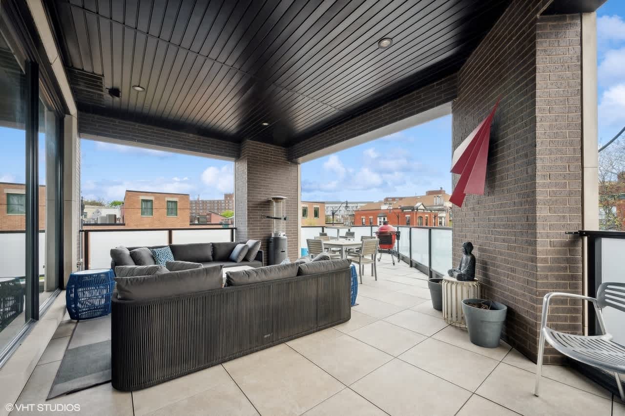 1110 W Schubert