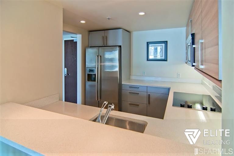 555 4th St., #729
