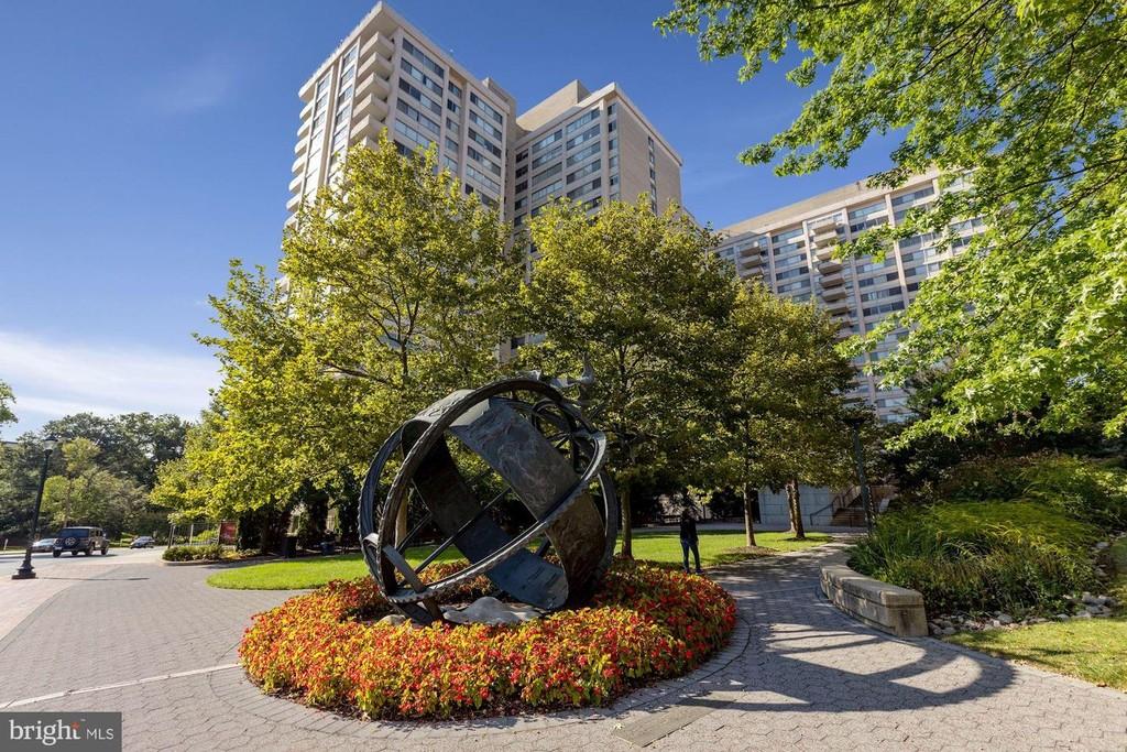 5500 Friendship Blvd, #P624