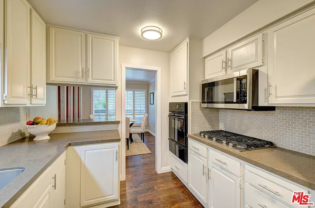 1888 Greenfield Ave #202