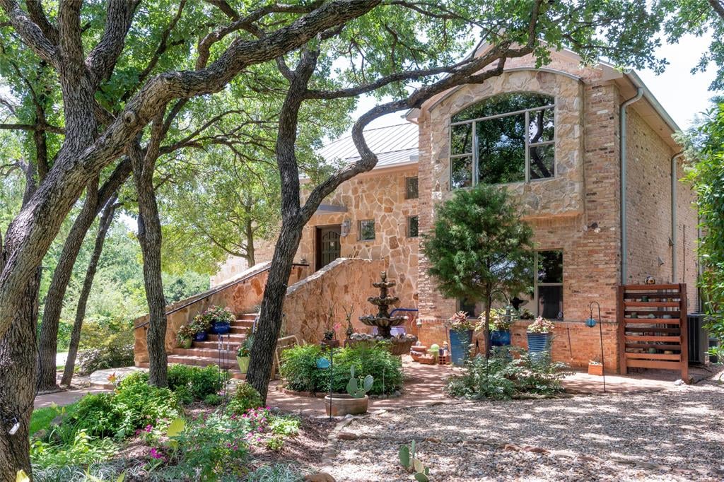 2907 Peninsula Dr