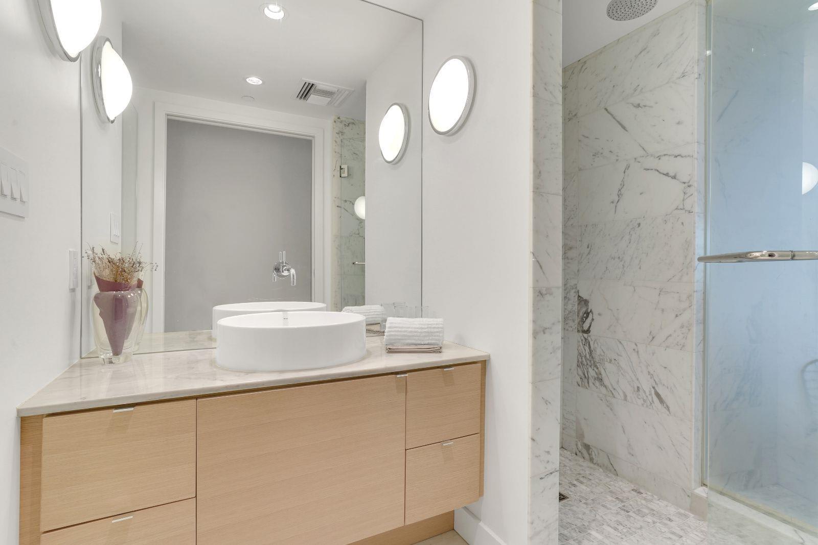 BURNABY LUXURY 