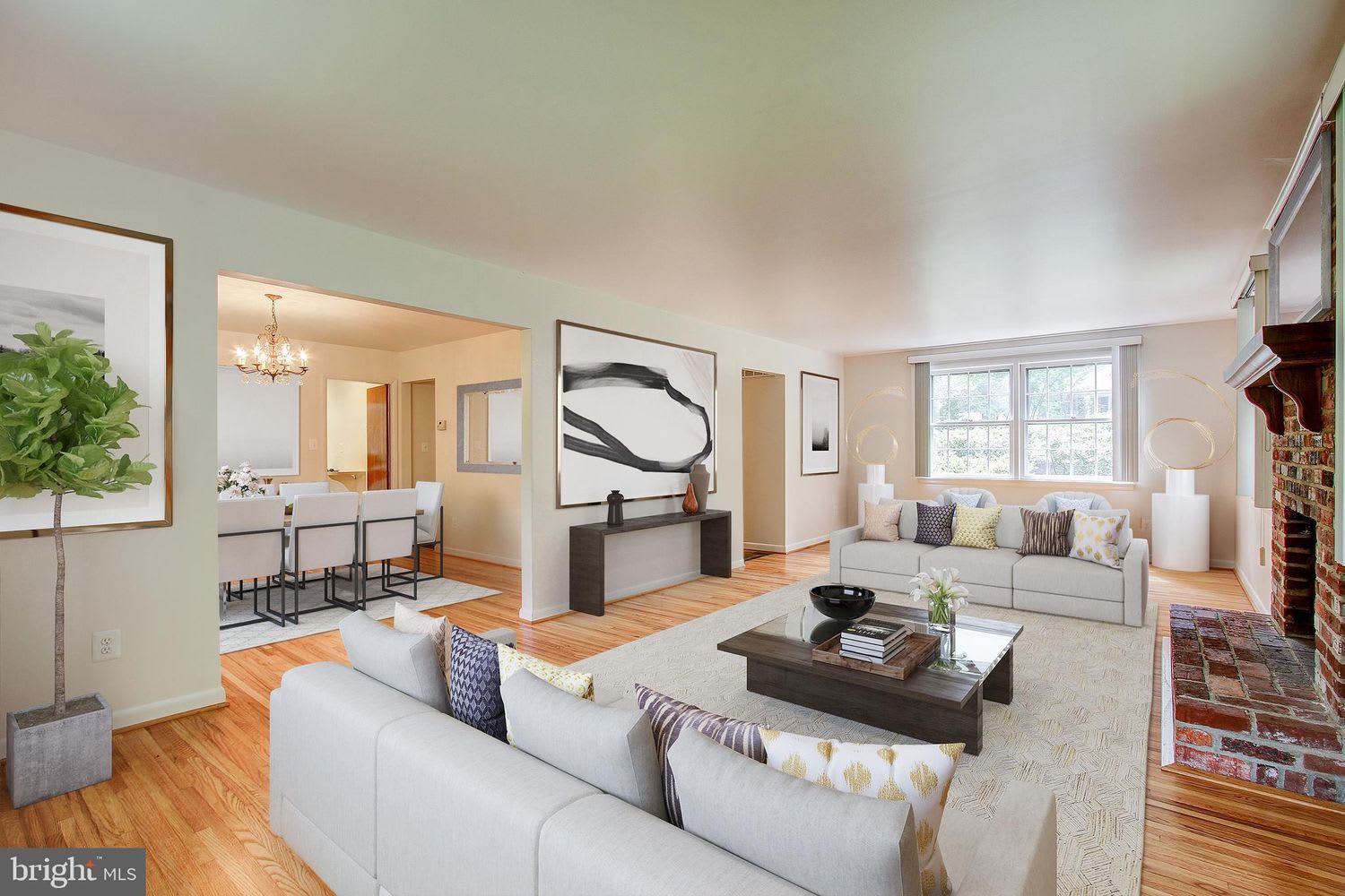 1552 Forest Villa Ln