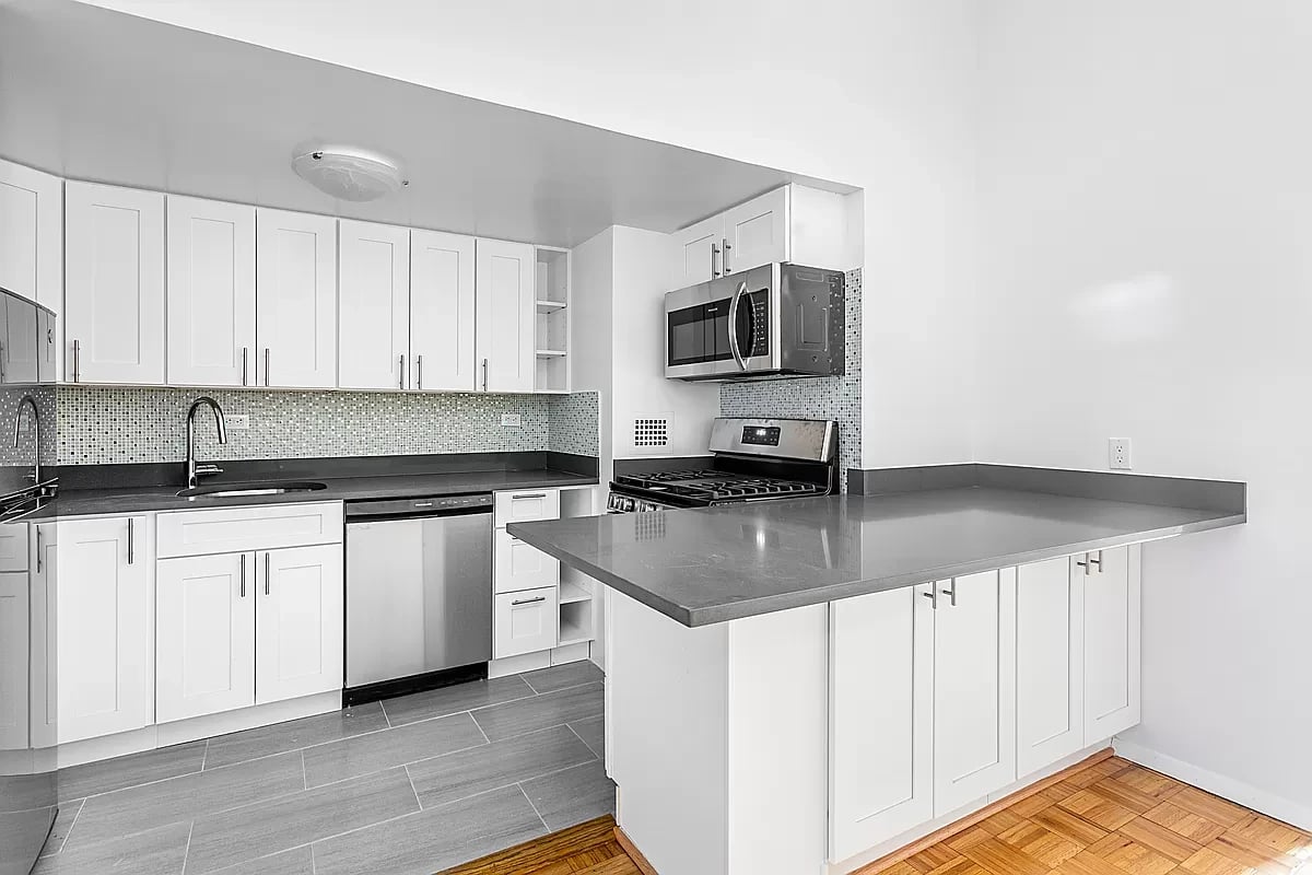 372 Fifth Avenue #6M