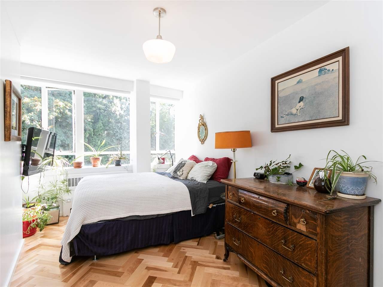 617-1445 Marpole Ave