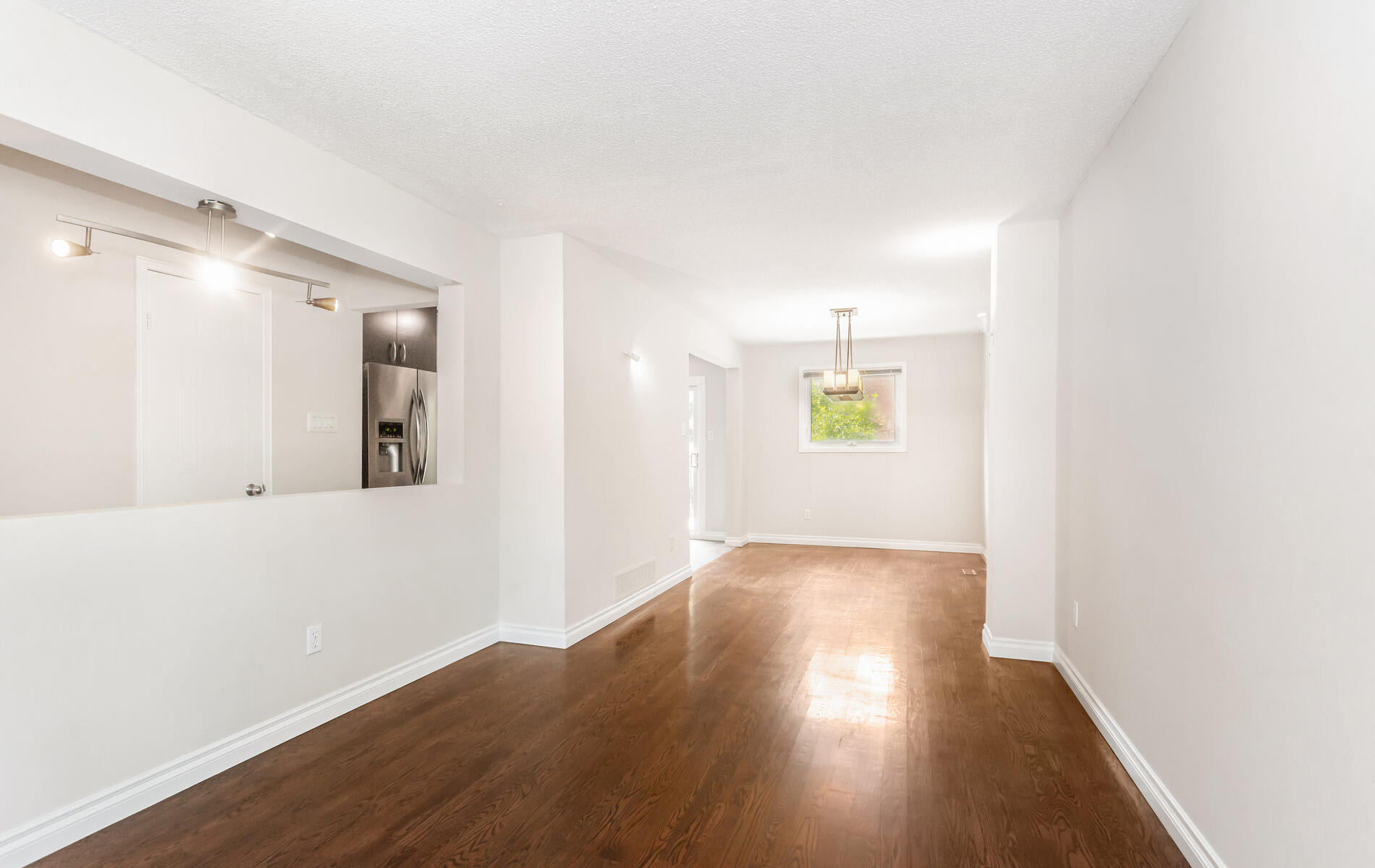 1308 Valerie Cres