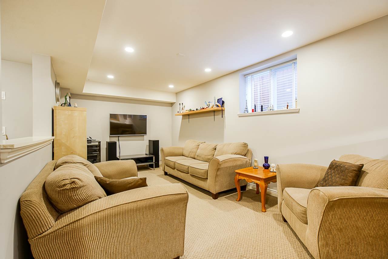 6056 164 St