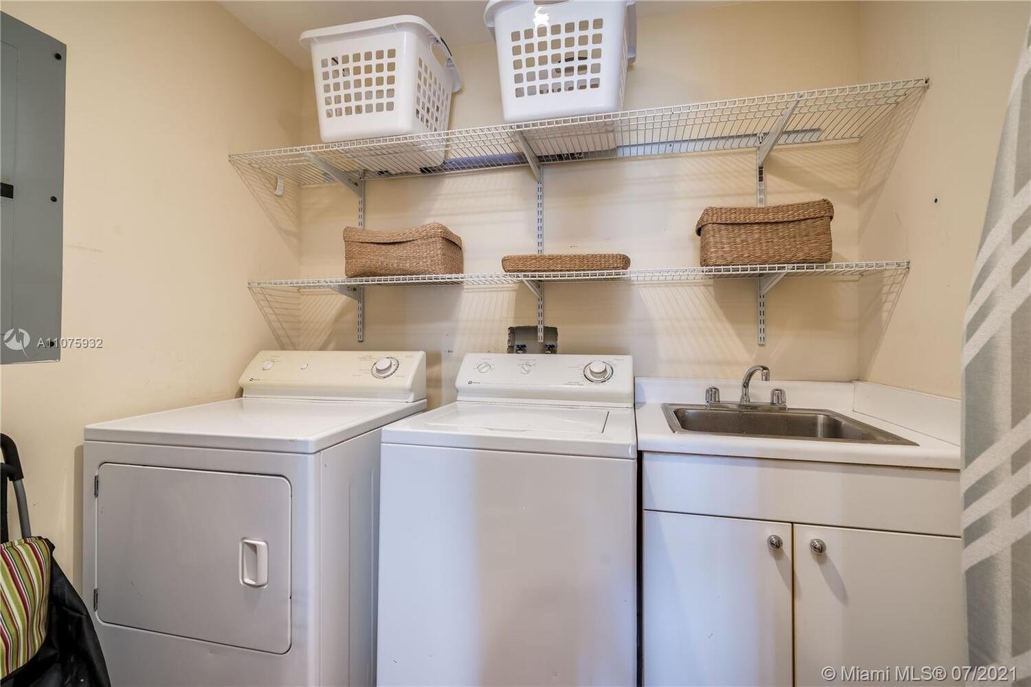 9601 Collins Ave, #505