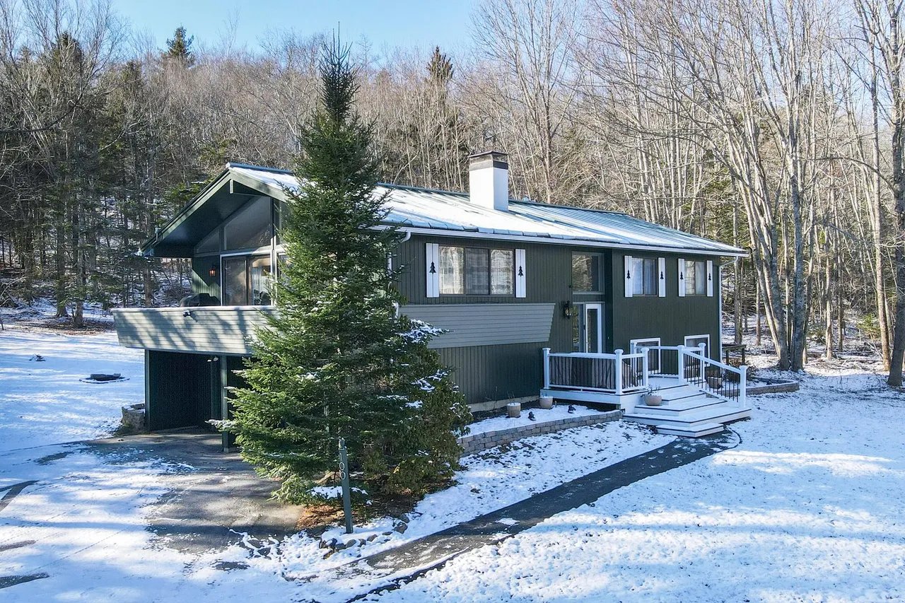 New Listing! 100 South Street, Rockport, Maine – $575,000