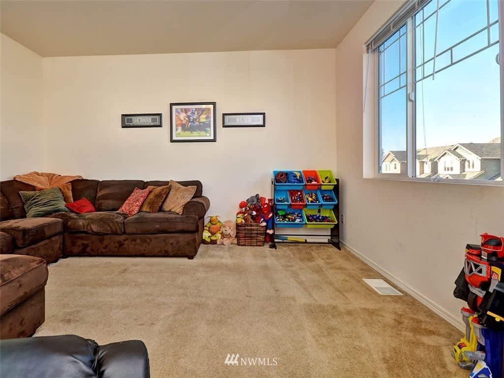 7112 39th Pl NE