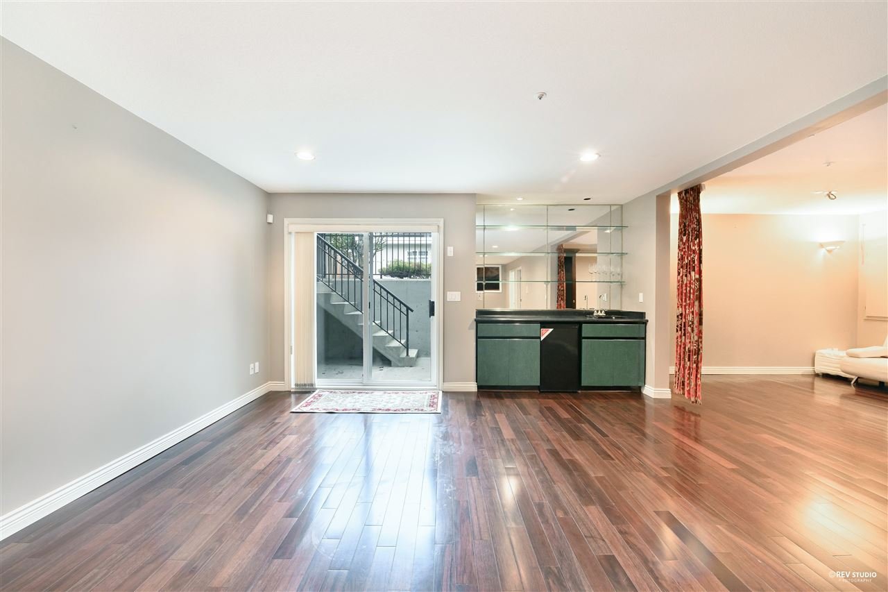 6838 Brooks St