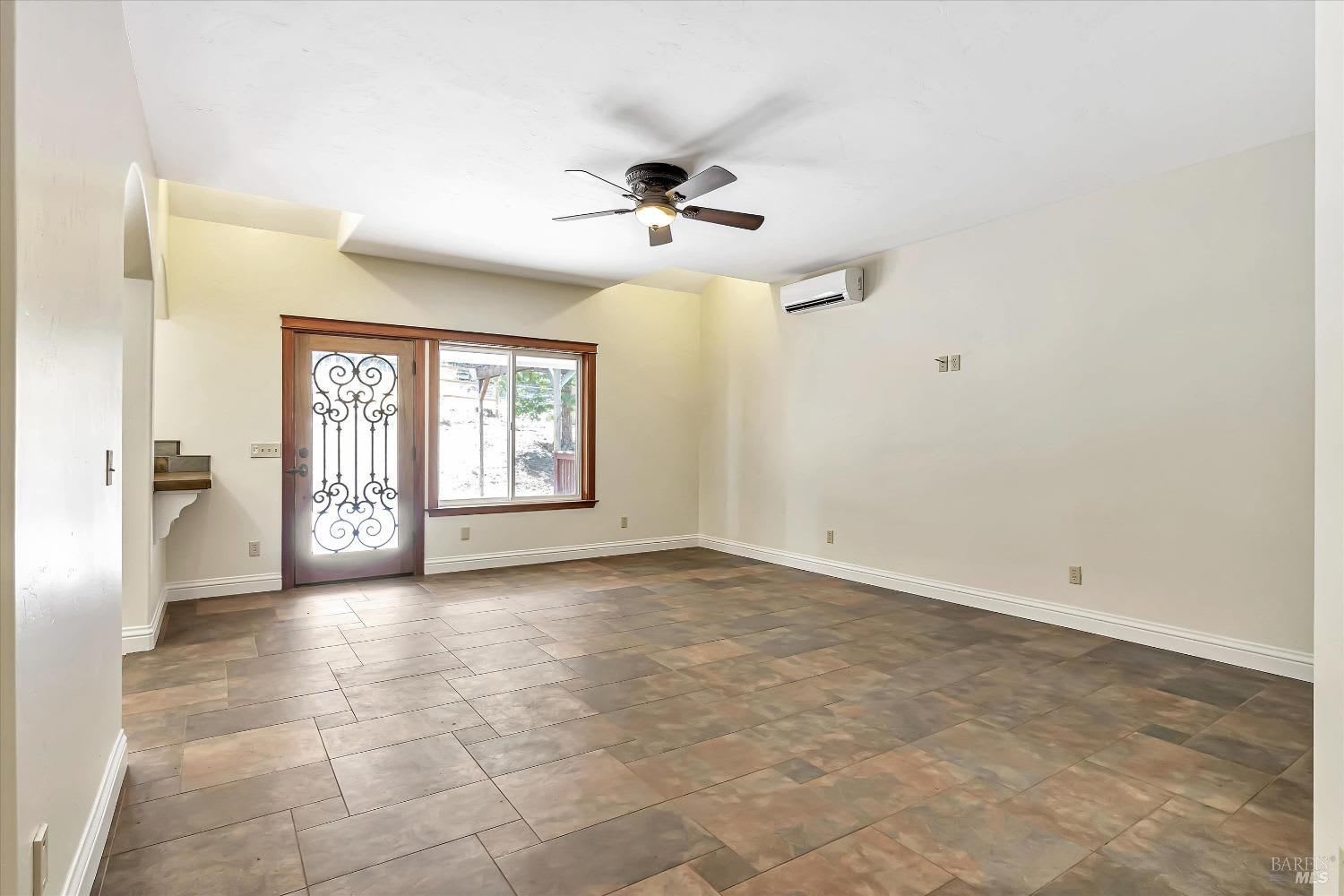 9271 Antler Hill Dr