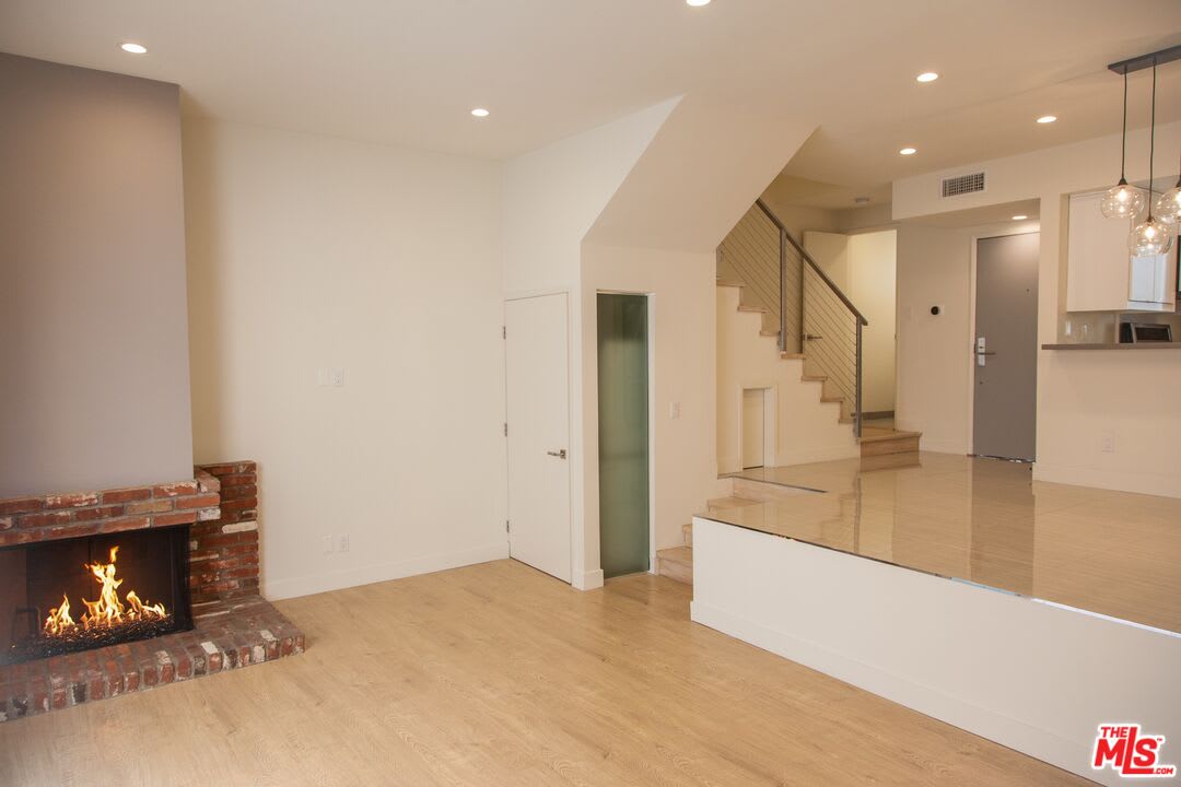508 North Kings Road, Unit 3