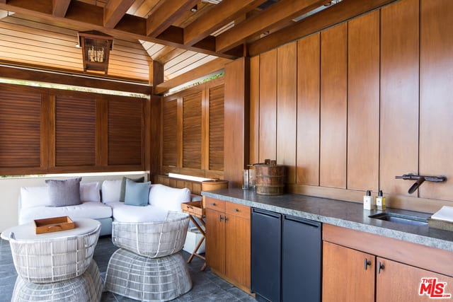Blissful Manor