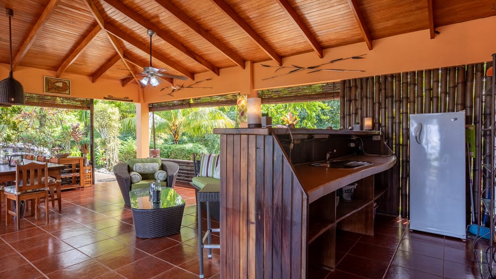 Home with White Water Views and Easy Access in Ojochal