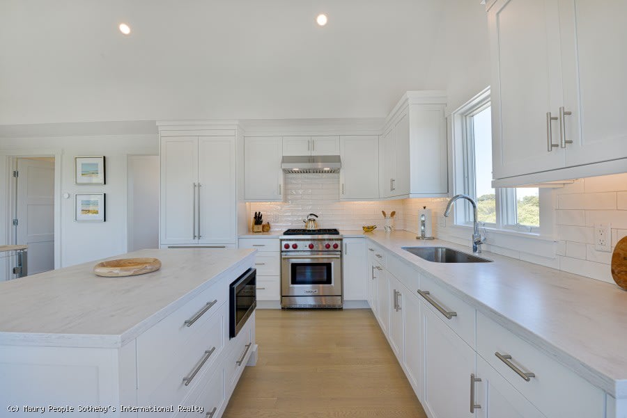 36 Lyons Ln