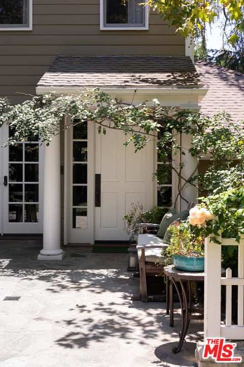 5761 Valley Oak Drive, Los Angeles