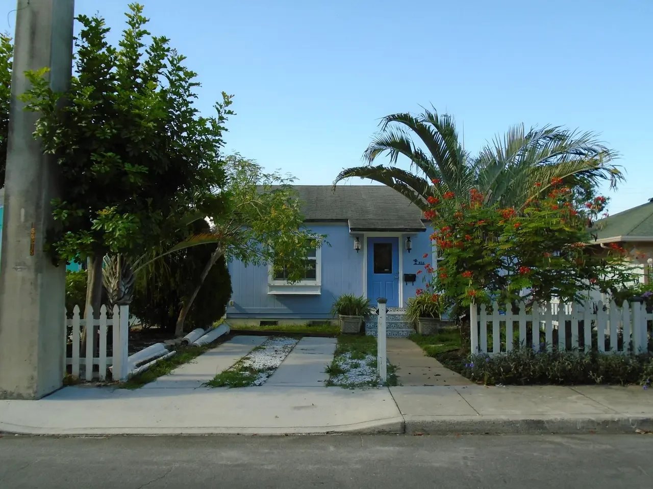 816 Dobbins St