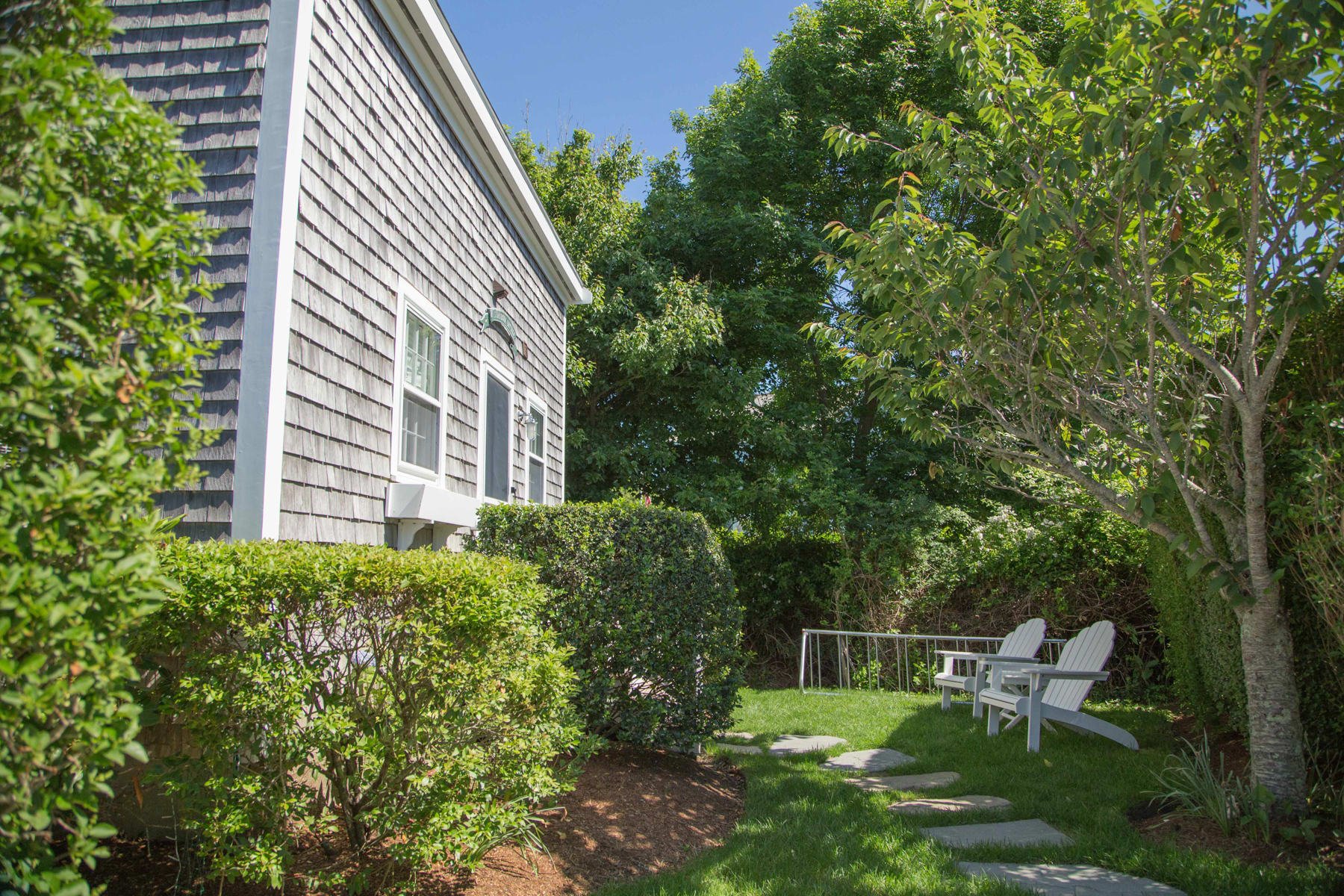 27.5 N Beach St