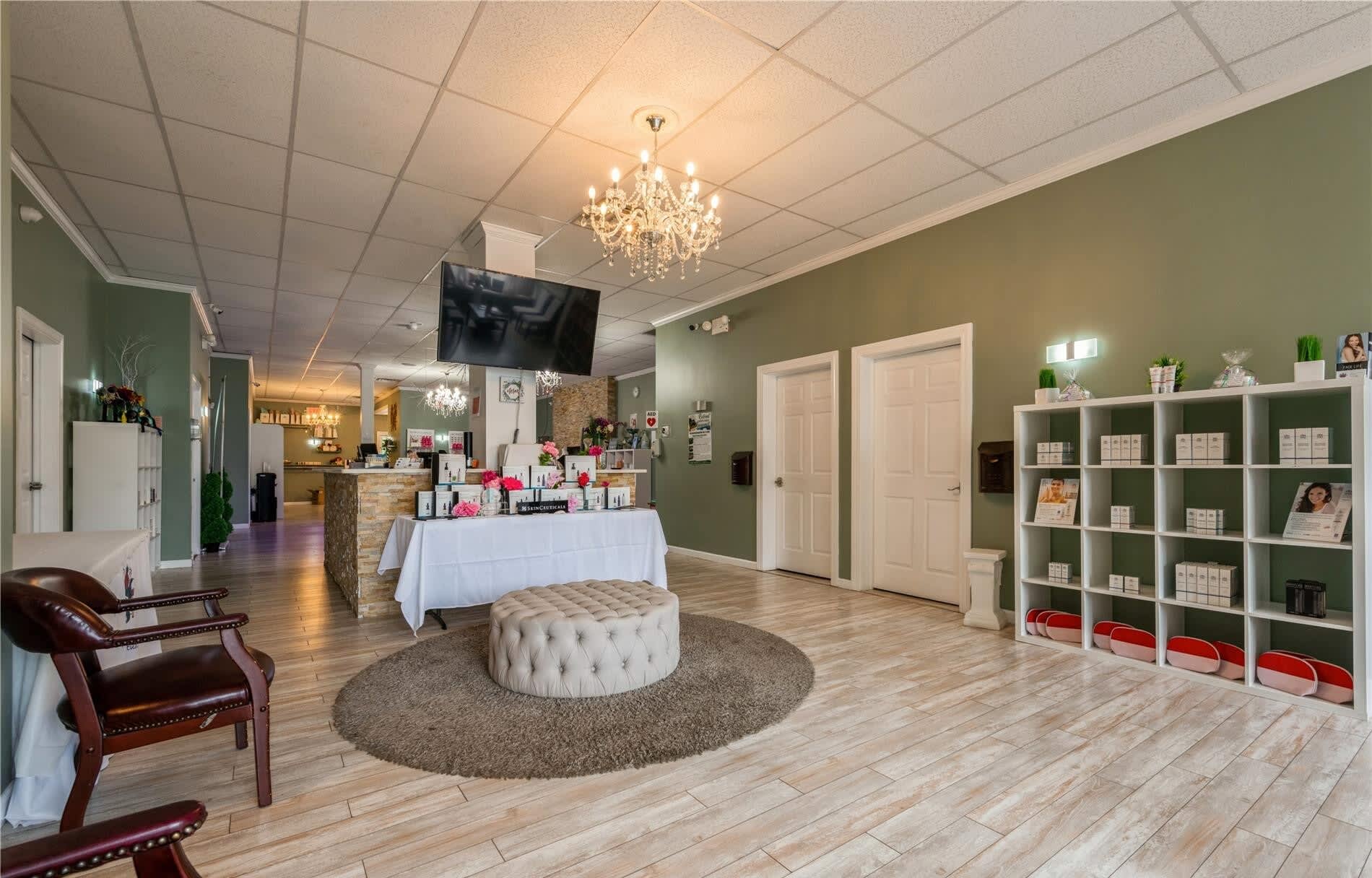 SHOPPING CENTER - INVESTMENT PROPERTY