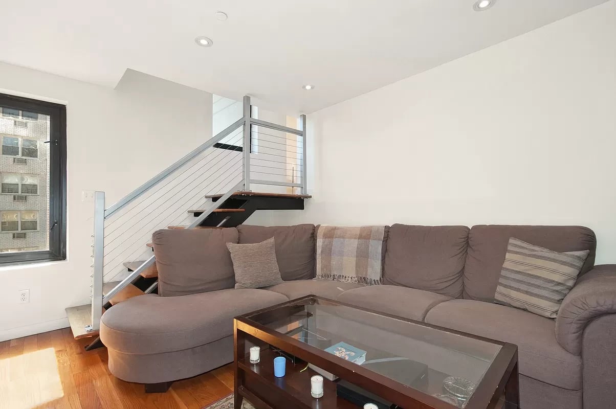 215 East 81st Street Unit: 4G