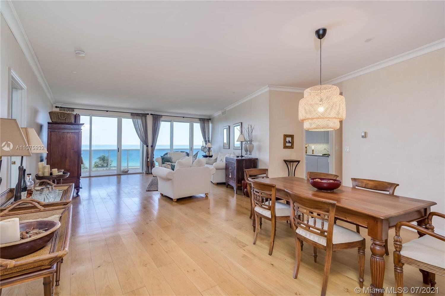 9601 Collins Ave, #505