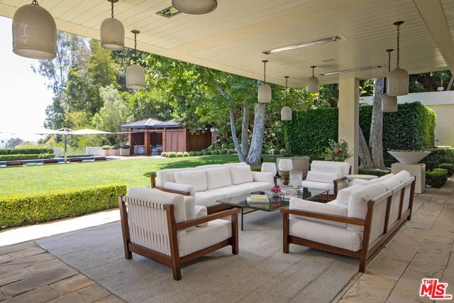 Blissful Manor