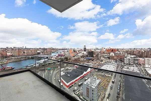 224 East 135th Street Unit: 1702