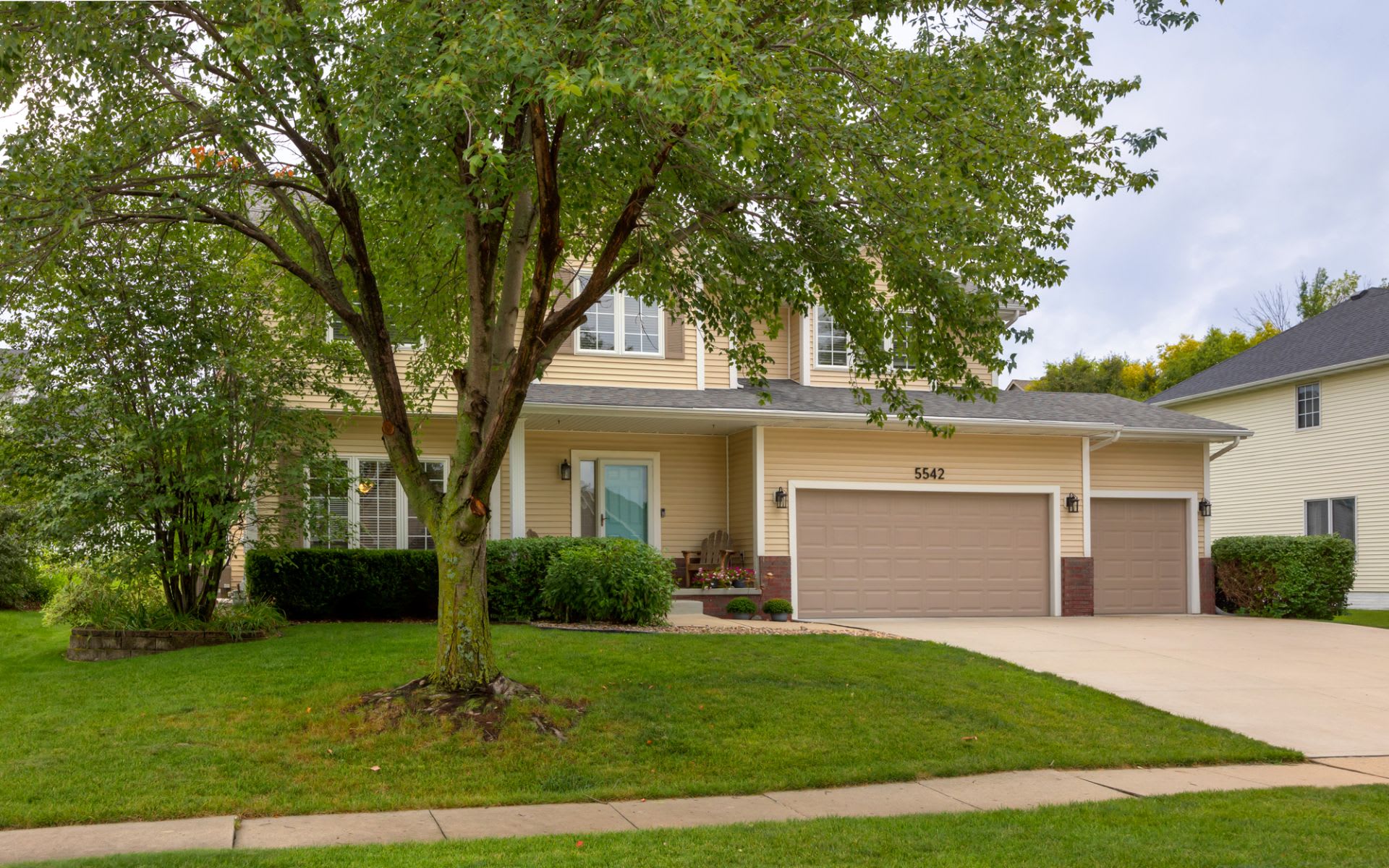 5542 Ponderosa Drive