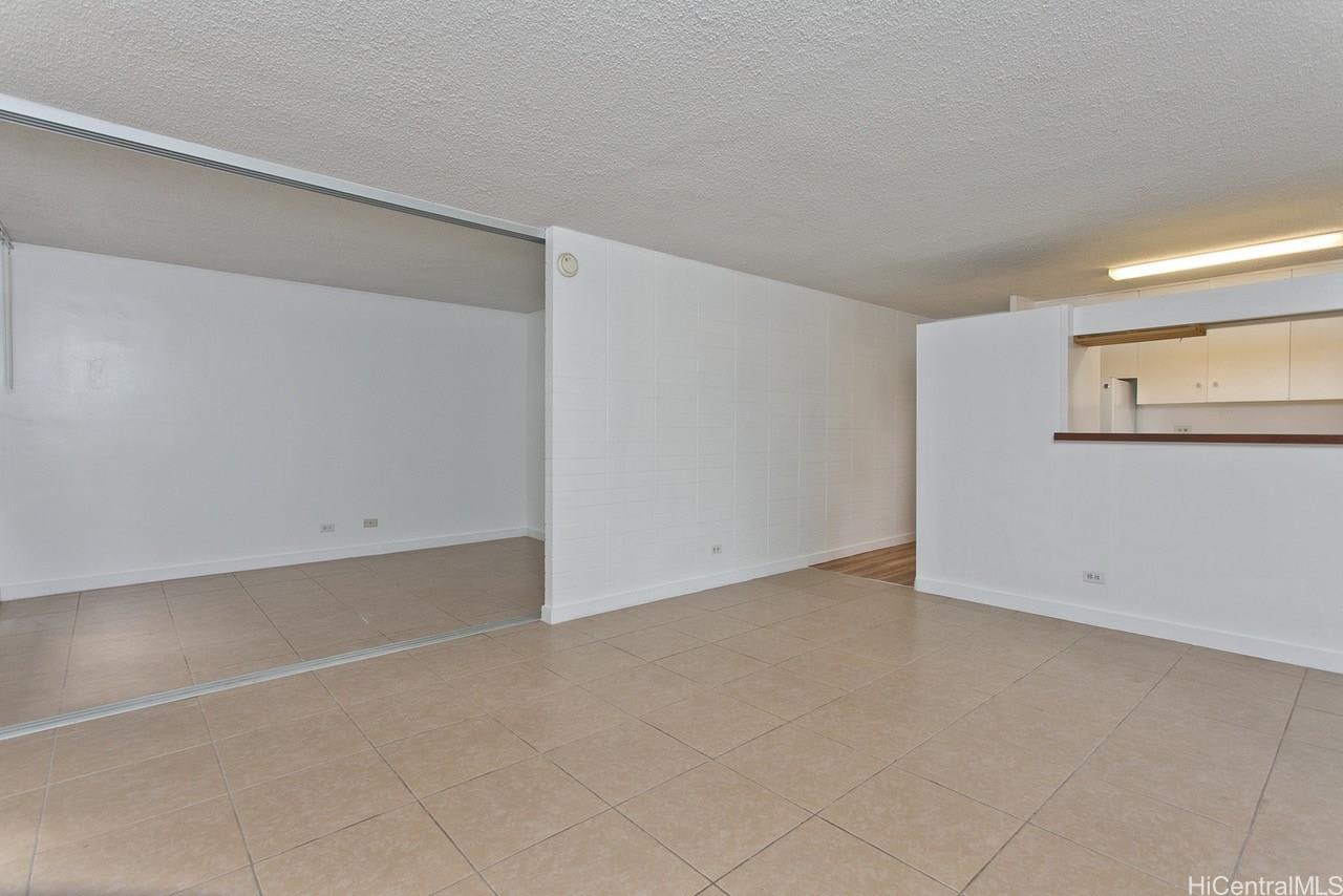 411 Kaiolu St #406