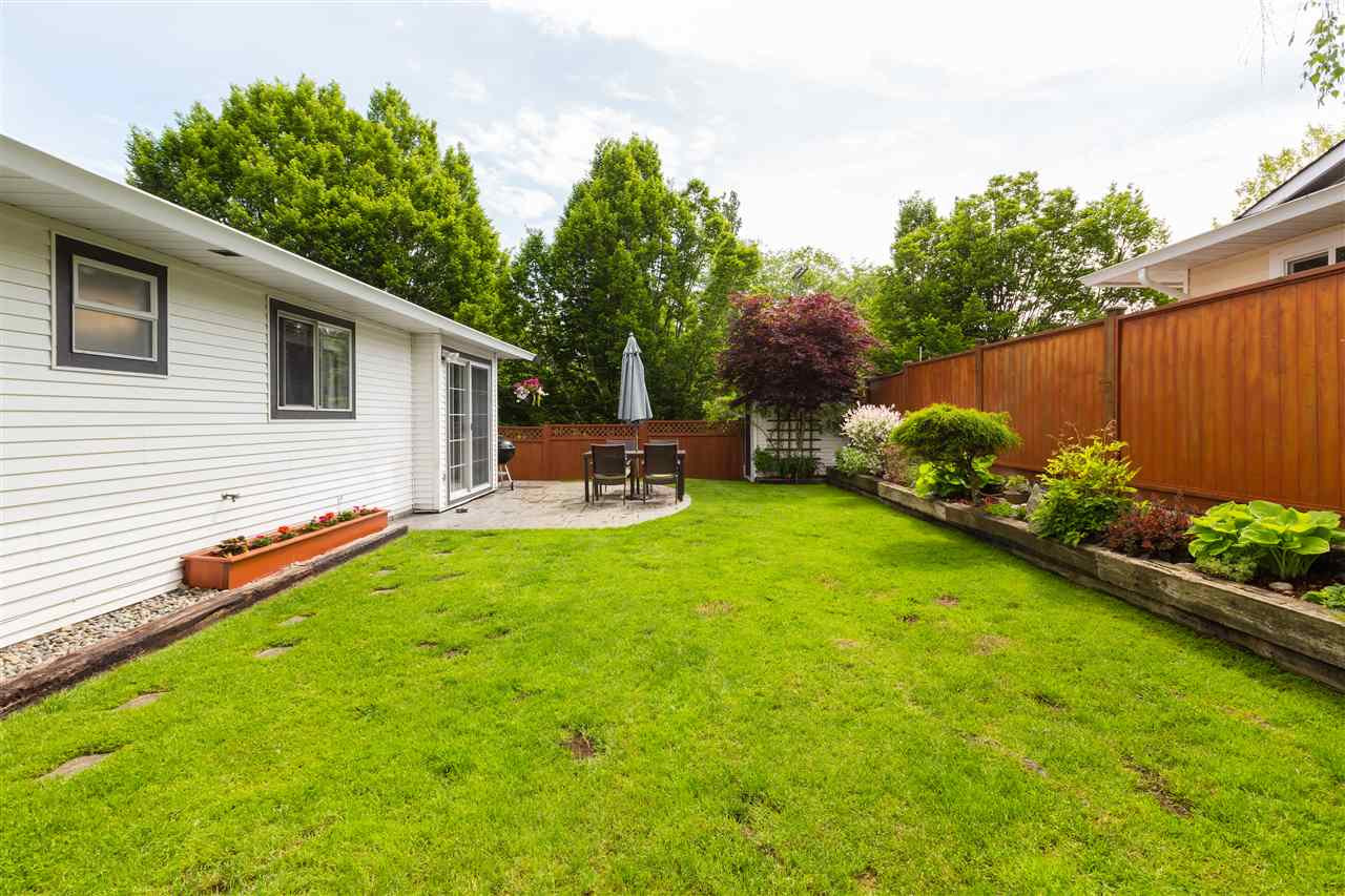 21588 95 Ave