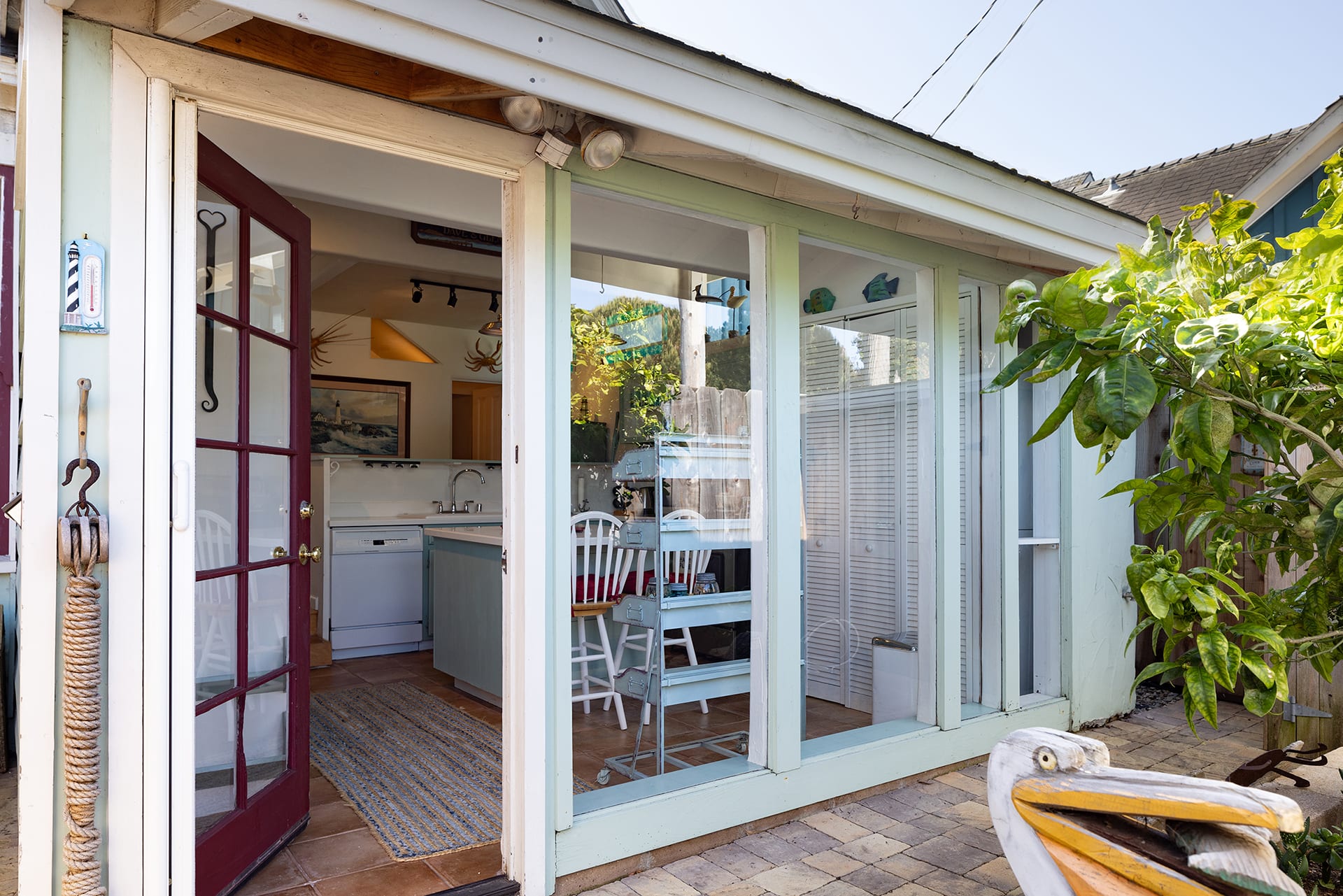 Timeless Victorian Cottage - 106 19th Street