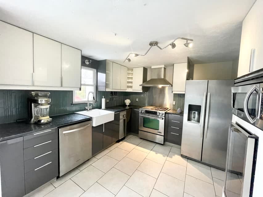 5 Cambridge Drive