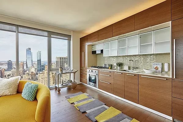 100 West 31st Street Unit: 46L