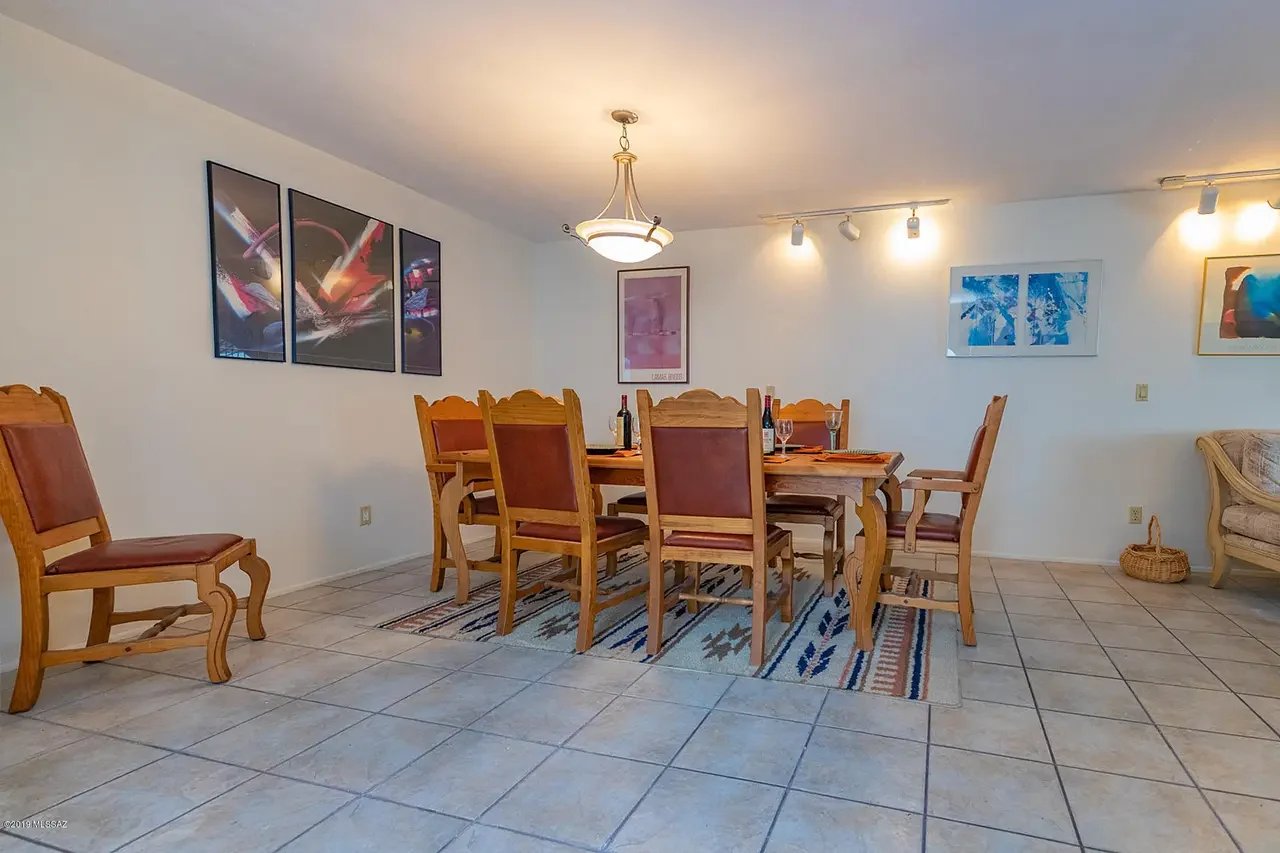 7132 E Sabino Vista Cir