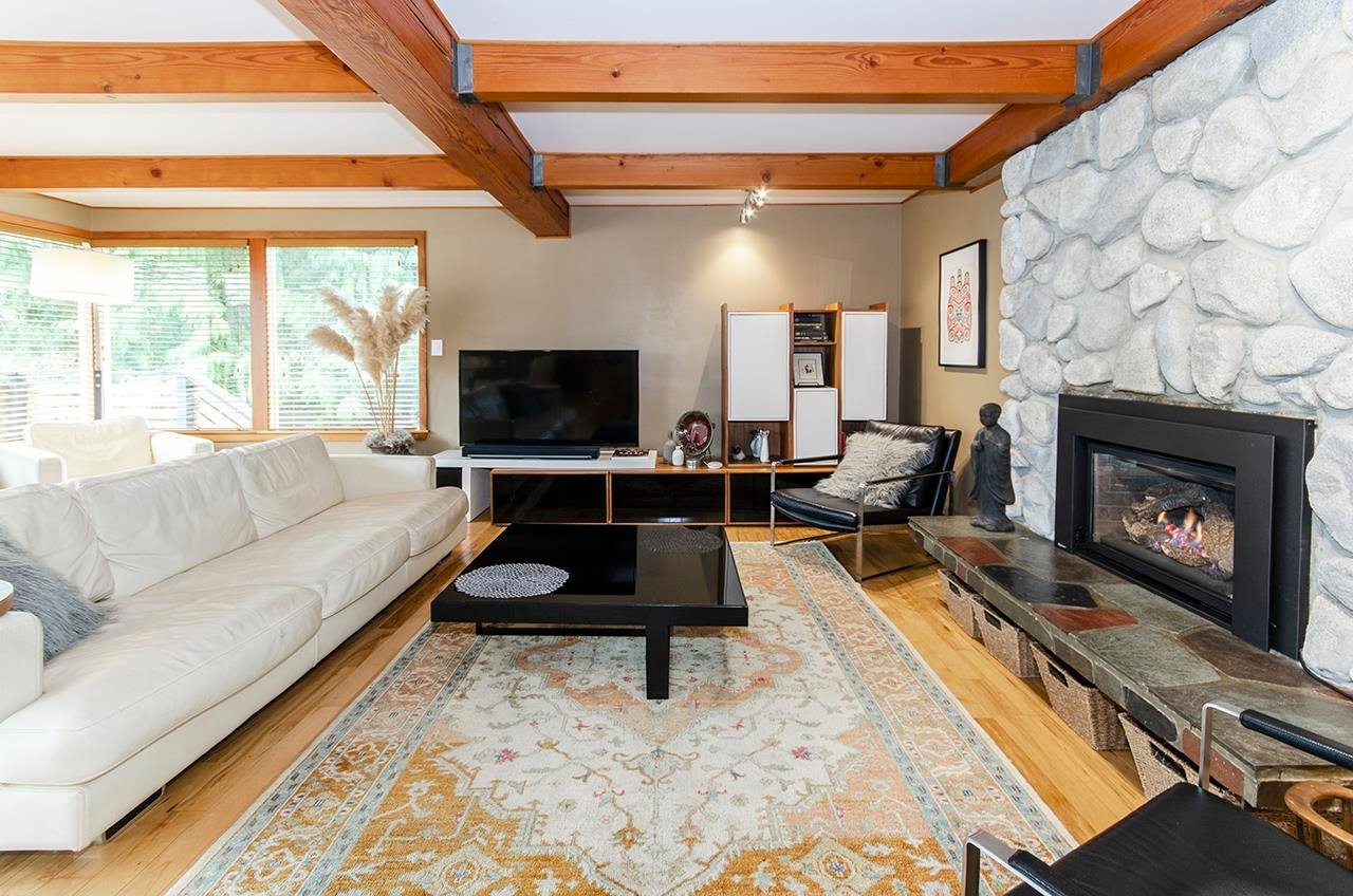 4225 Fairway Pl