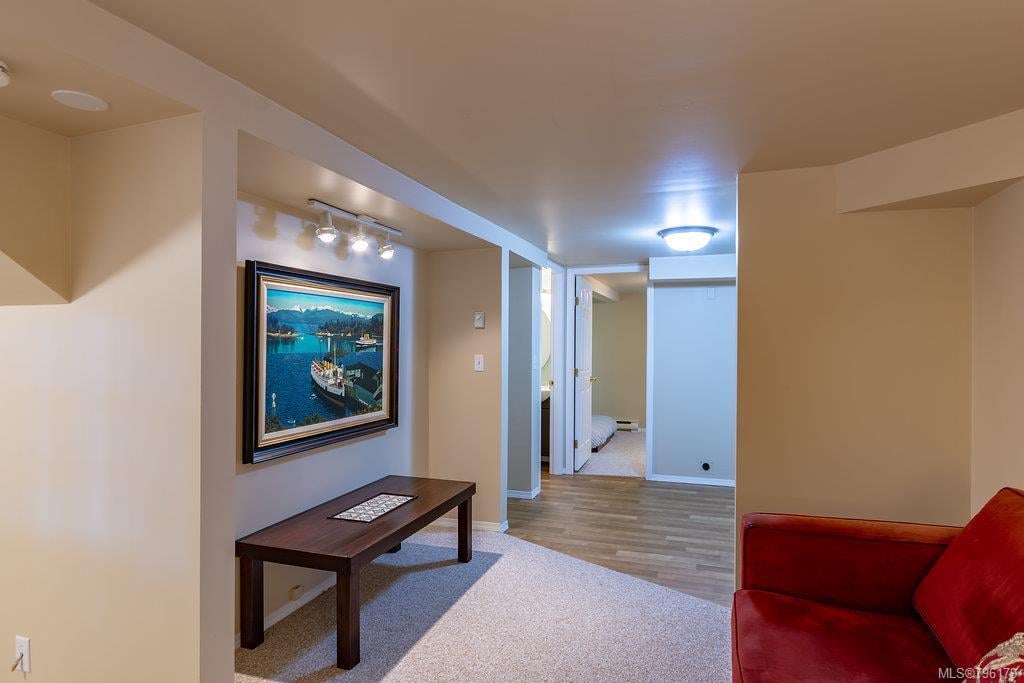 1139 Camrose Cres